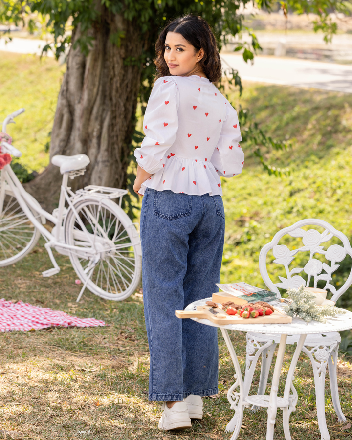 AMISSA FRONT RED & WHITE KNOTE BLOUSE