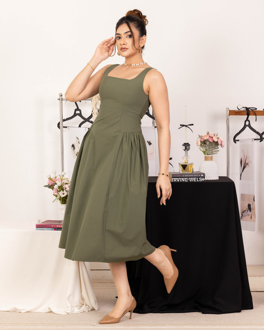 BELLA GREEN SQUARE NECK MIDI DRESS