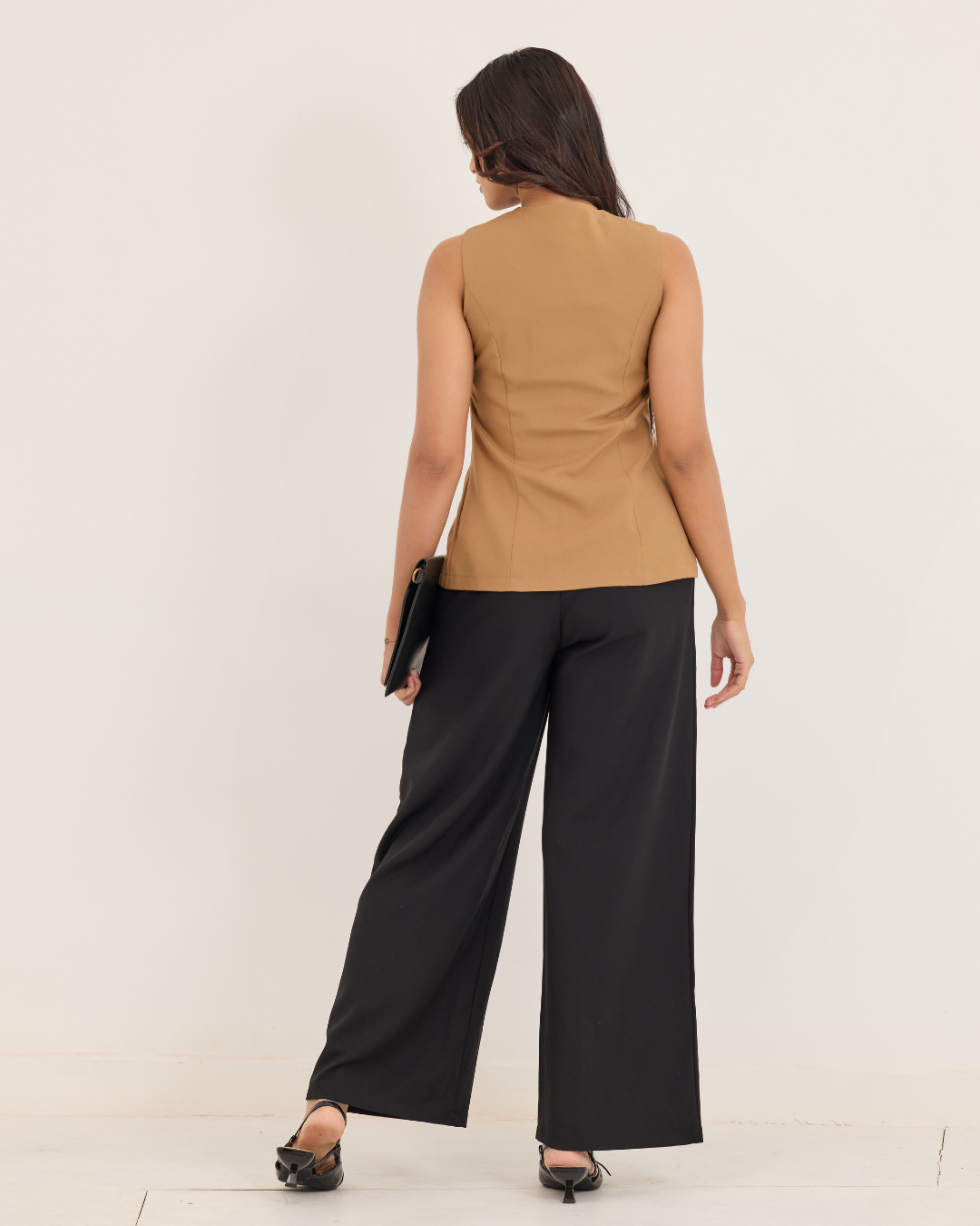 JANET SLEEVELESS BEIGE WAISTCOAT