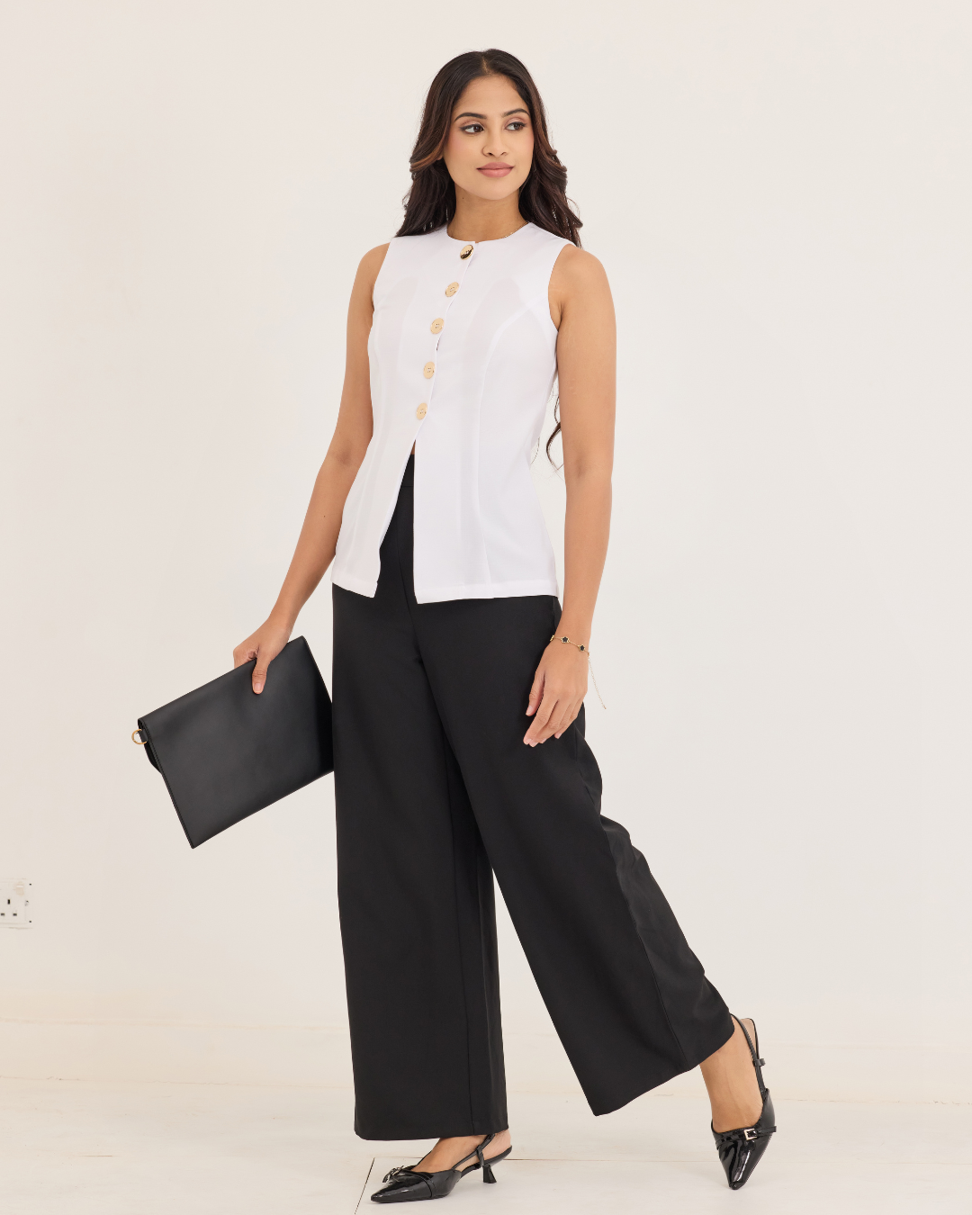JANET SLEEVELESS WHITE WAISTCOAT