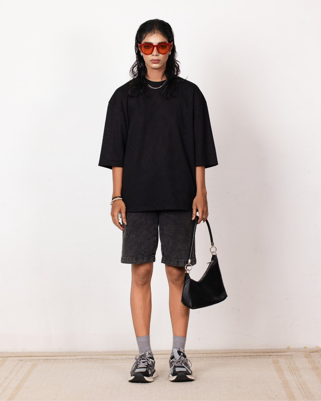 BLACK BAGGY TEE