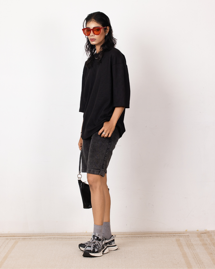 BLACK BAGGY TEE