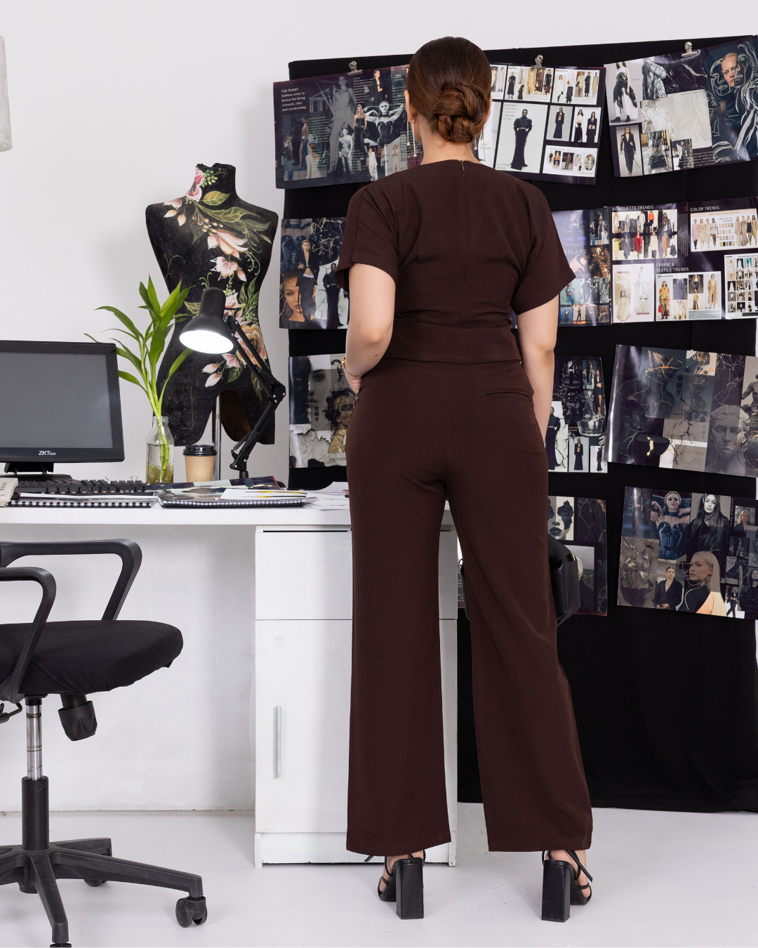 AMIRA HIGHWAIST STRAIGHT DARK BROWN PANT
