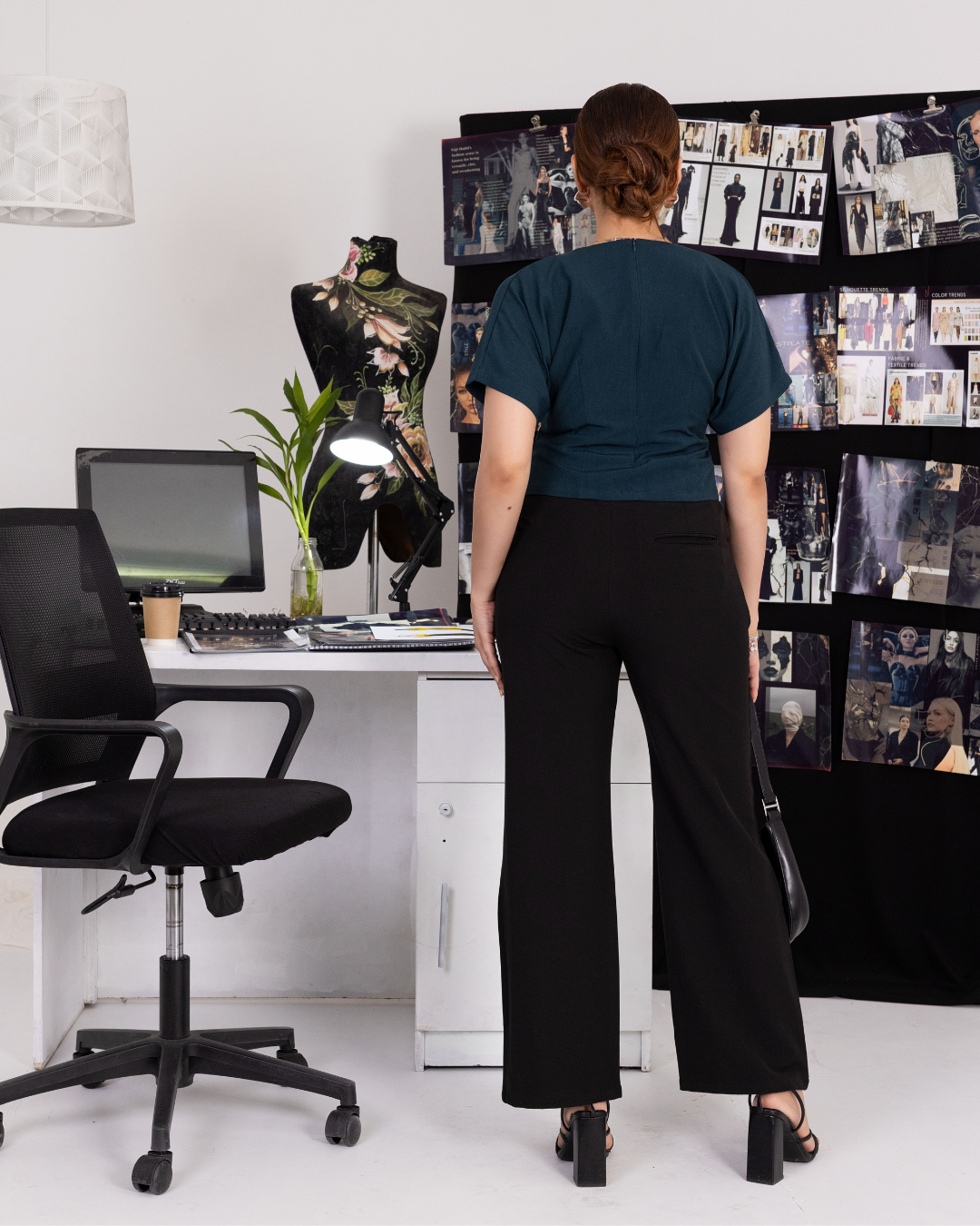 AMIRA HIGHWAIST BLACK STRAIGHT PANT