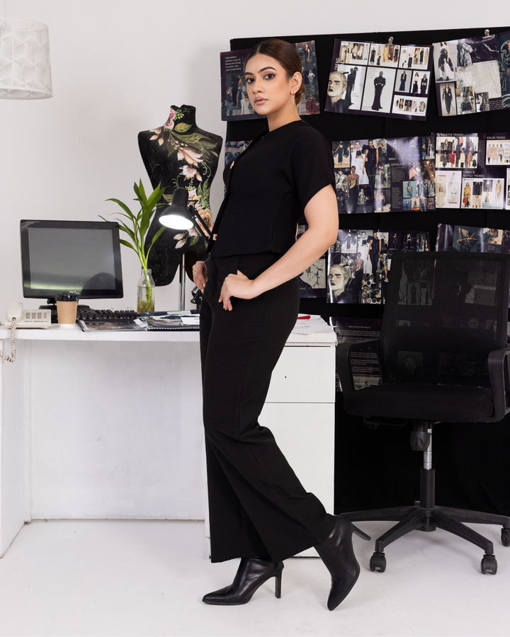 AMIRA HIGHWAIST BLACK STRAIGHT PANT