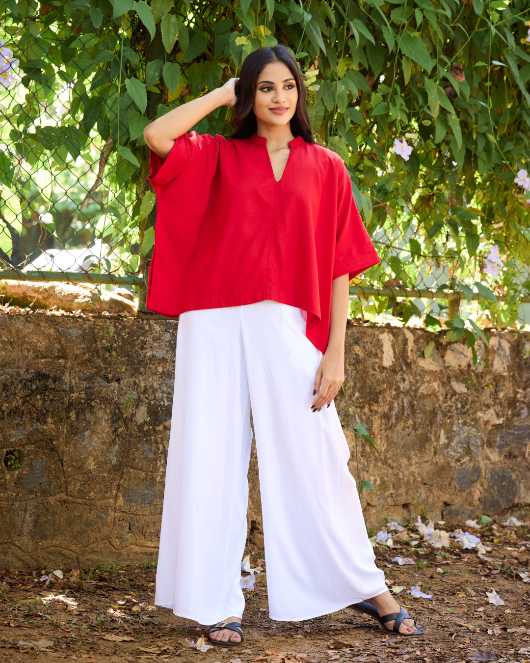 MOLLY V NECK OVERSIZED TOP