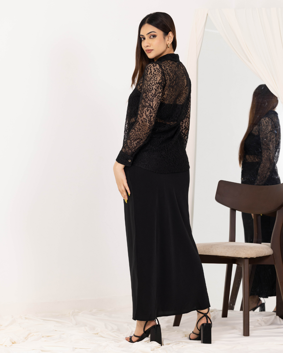 LISA BLACK LACE LONG SLEEVE BLOUSE