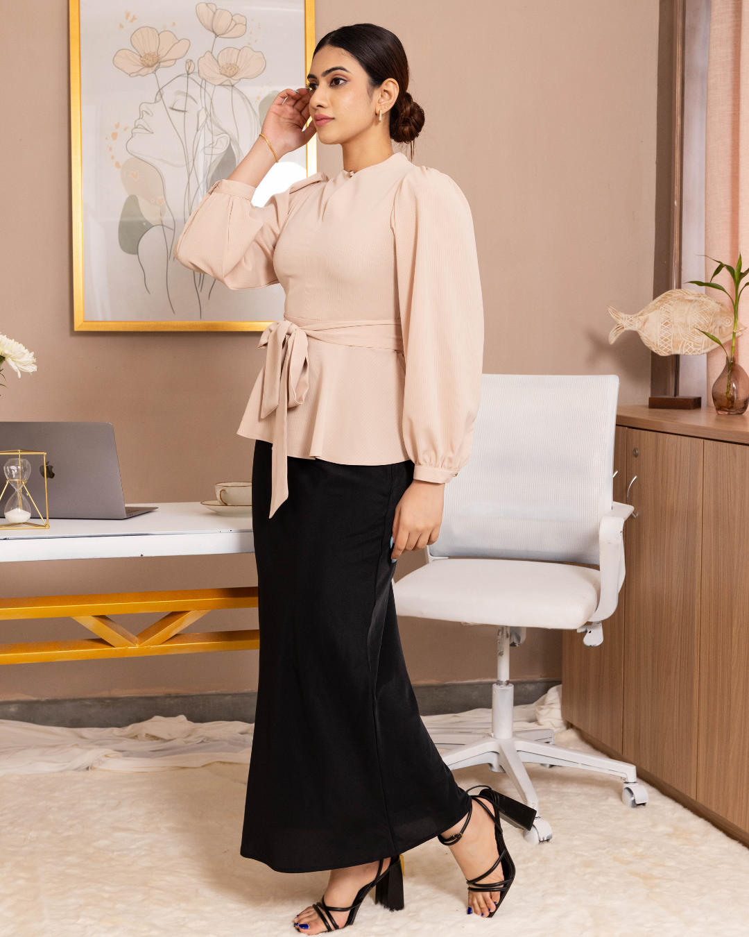 ANYA FRONT KNOT BEIGE BLOUSE