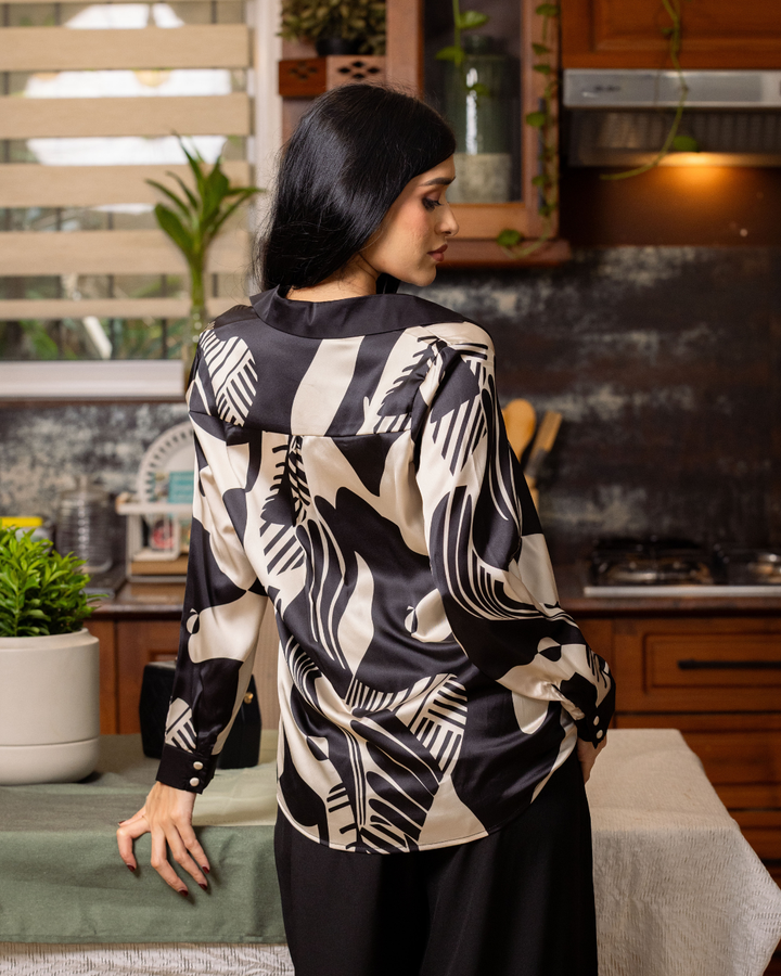 NERIA LONG SLEEVED BLOUSE