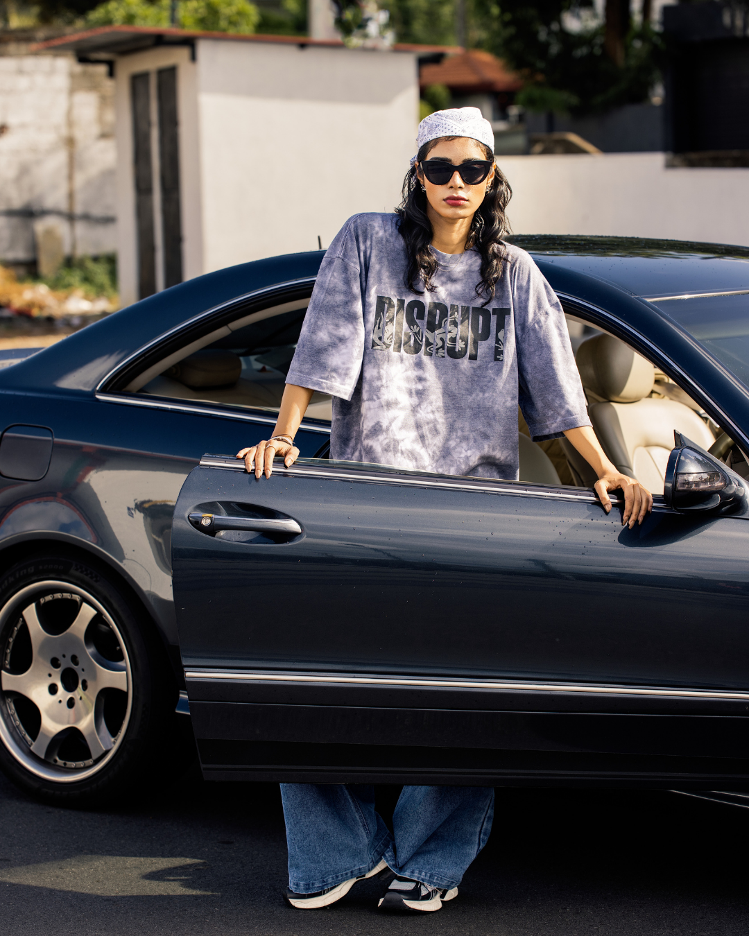 DISTRUPT BLACK & WHITE BAGGY TEE