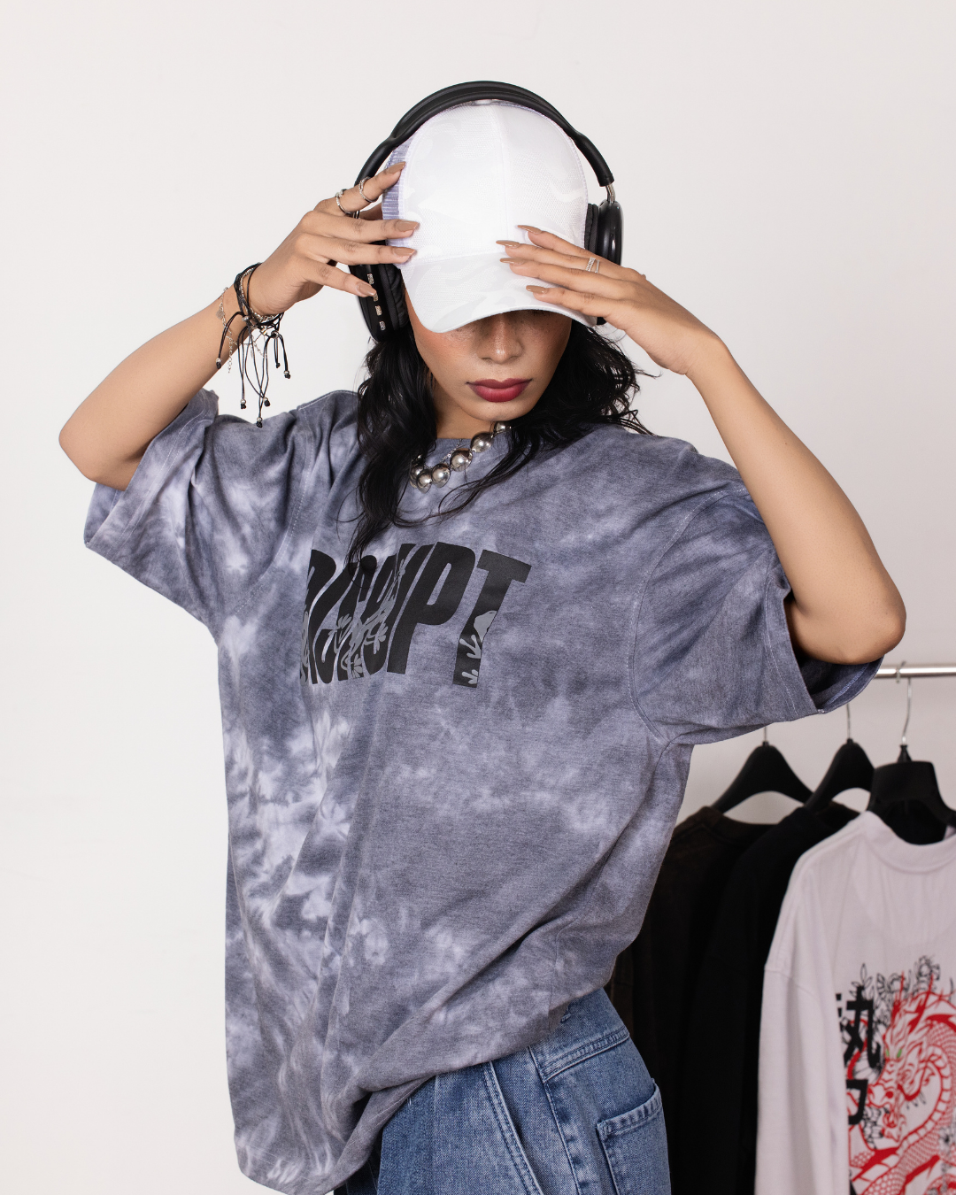 DISTRUPT BLACK & WHITE BAGGY TEE