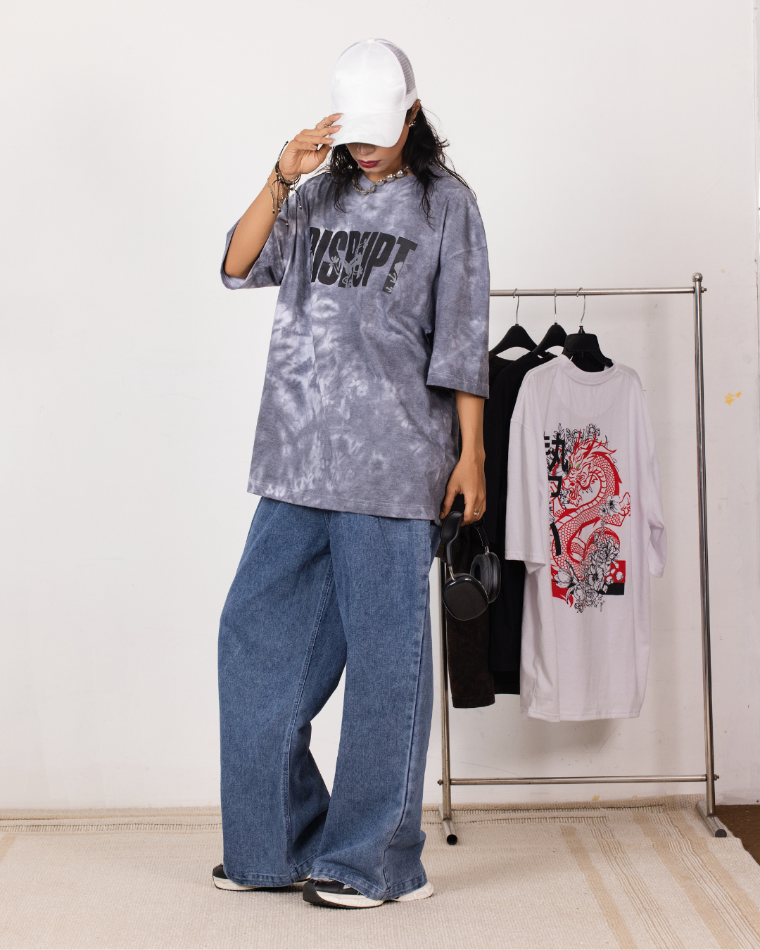 DISTRUPT BLACK & WHITE BAGGY TEE