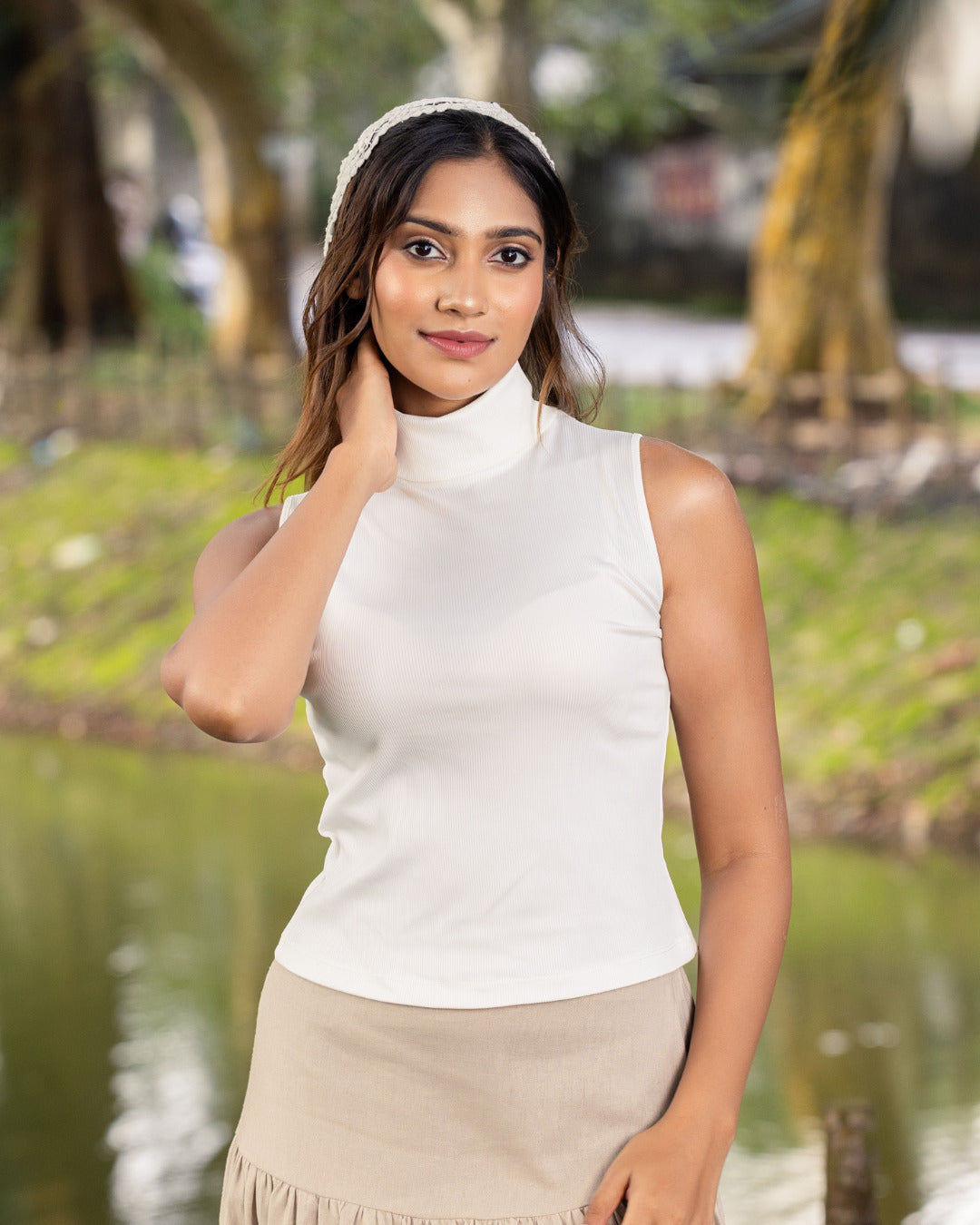 NOLAN TURTLE NECK WHITE TOP