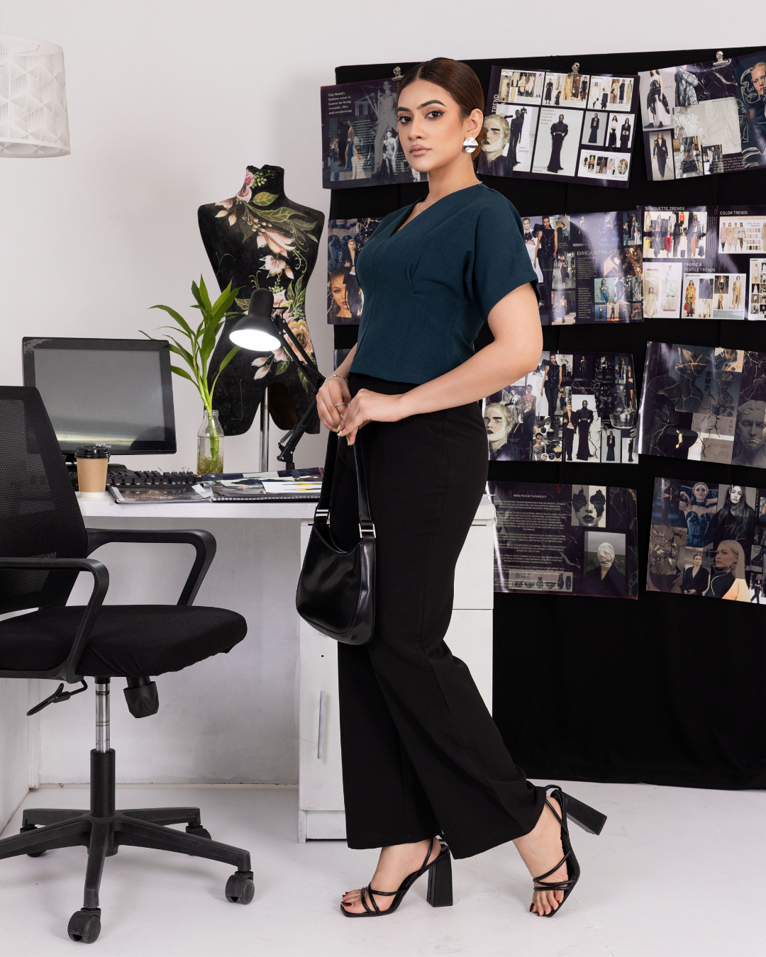 ANORA V NECK TEAL TOP