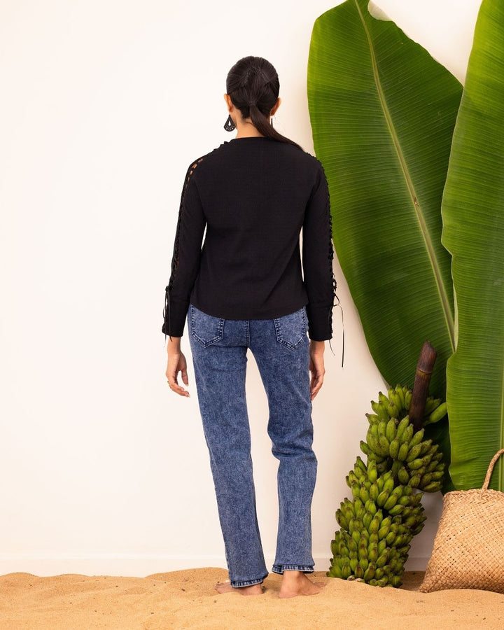 SERENA SHOULDER CUT TOP