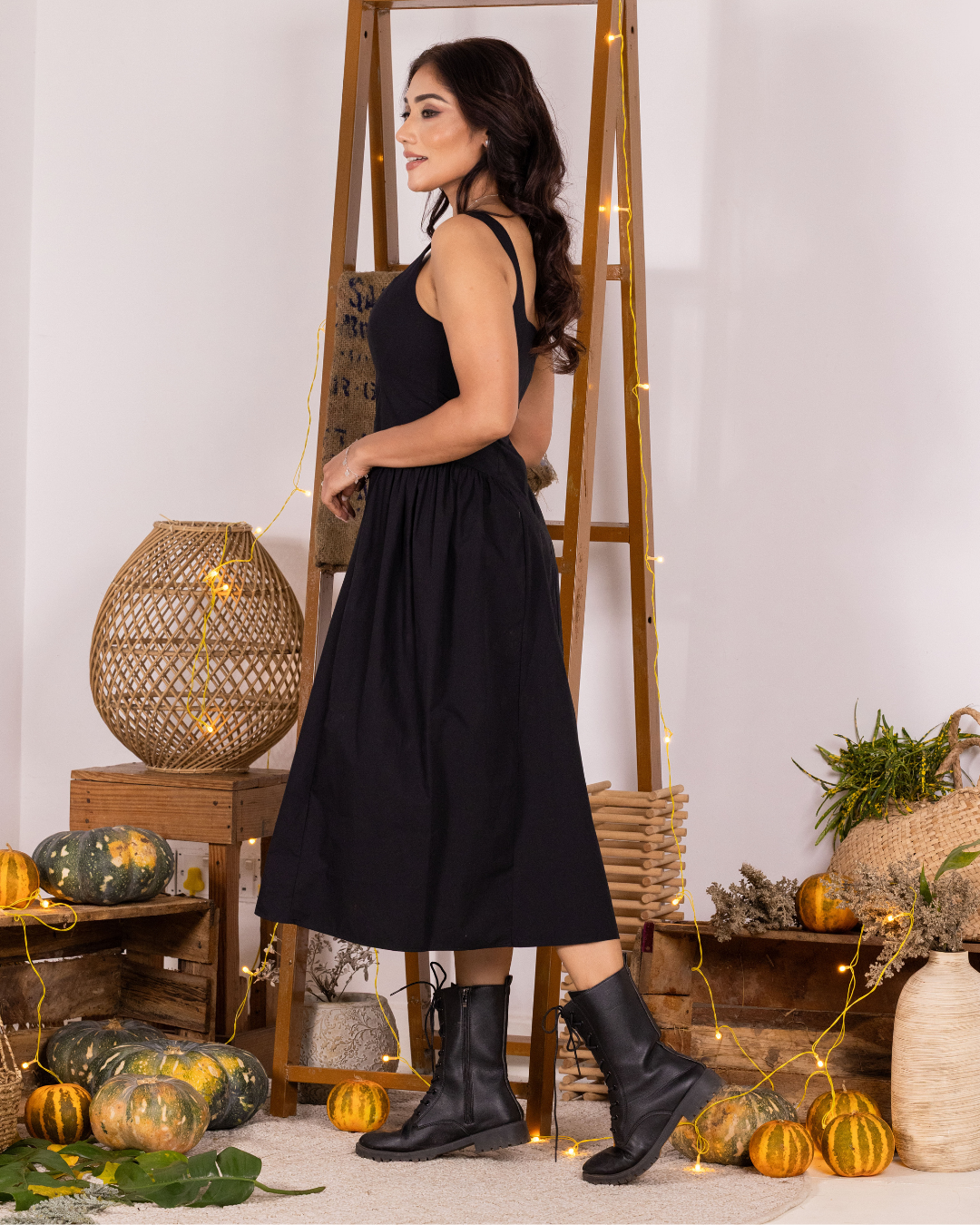 BELLA BLACK SQUARE NECK MIDI DRESS
