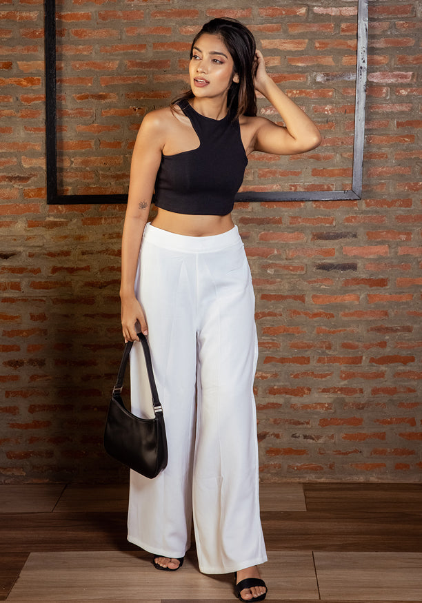 SOYA SHOLDER BLACK CUT OUT CROP TOP