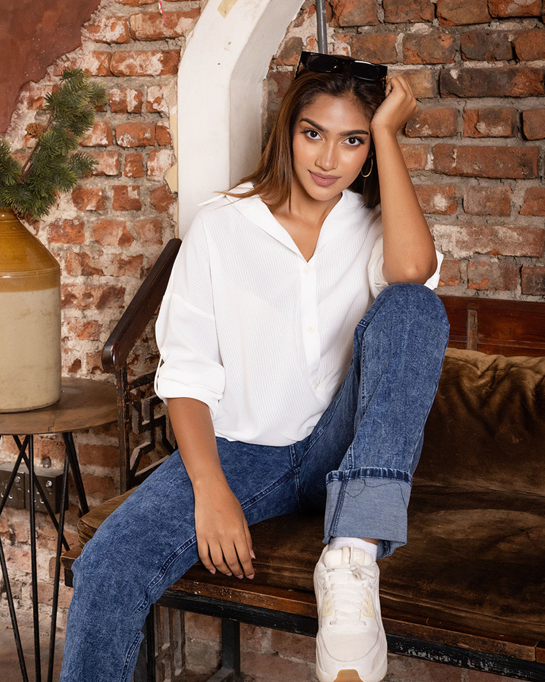 ALLISON FRONT TWIST WHITE BLOUSE