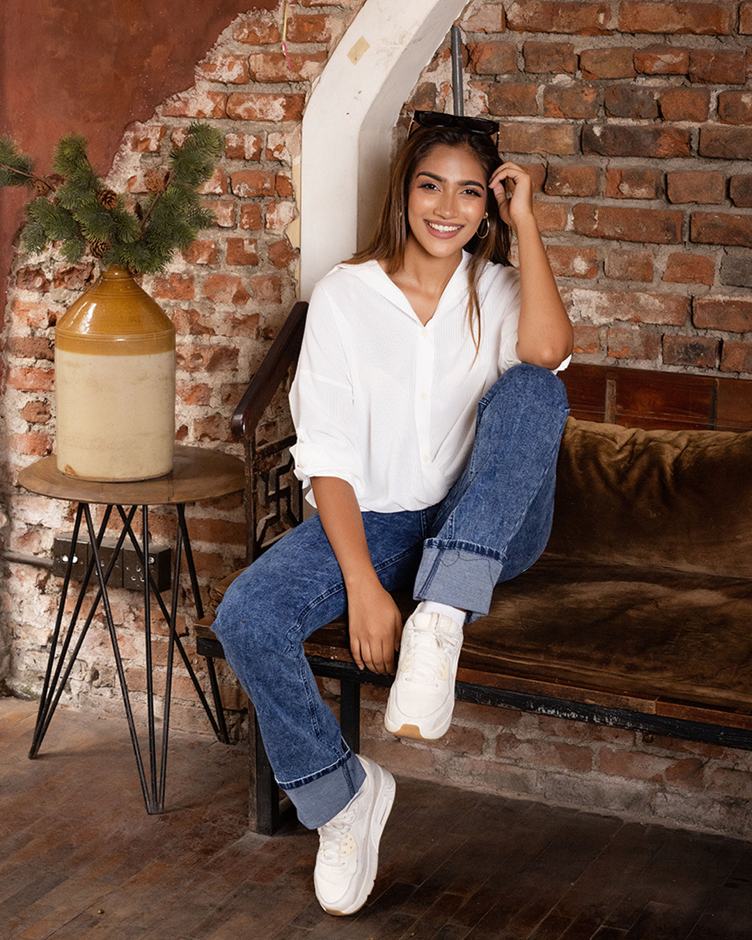 ALLISON FRONT TWIST WHITE BLOUSE