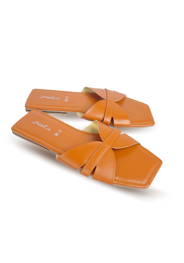 PEARLY SQUARE BROWN SLIPPER