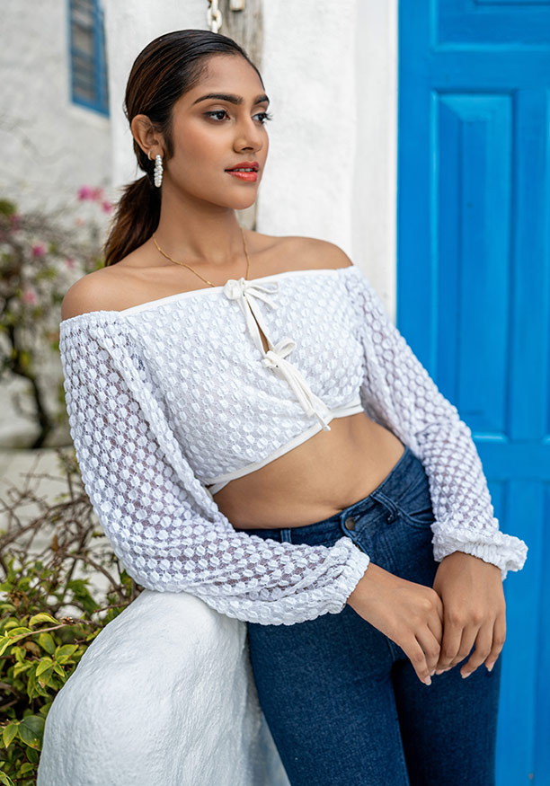 MOLLY WHITE OFF SHOULDER TOP 