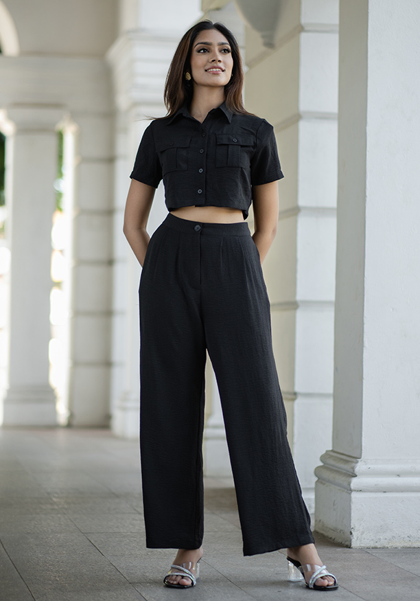 IVY BLACK CROP TOP 