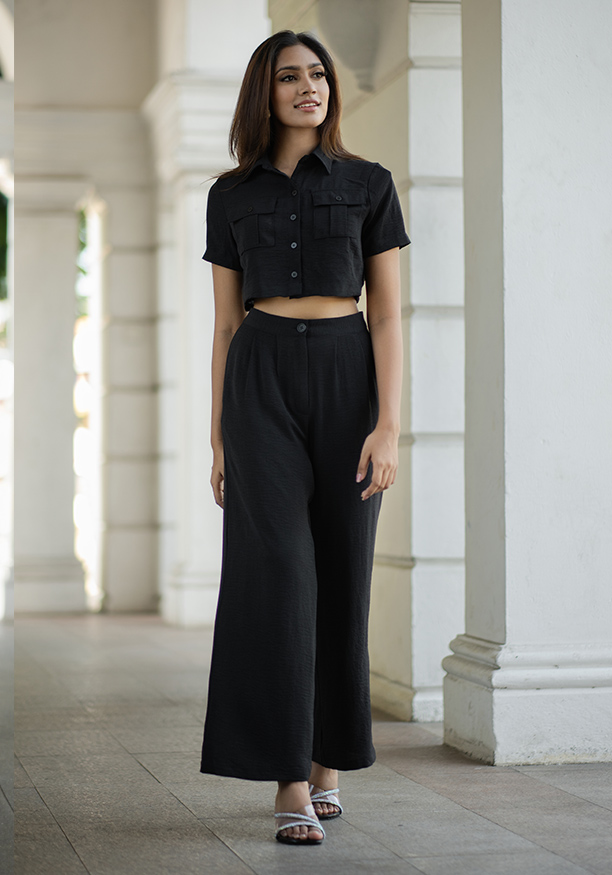 IVY BLACK CROP TOP 