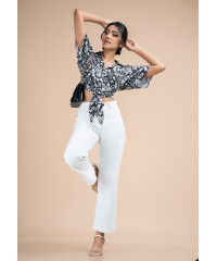 ALEXIE FRONT KNOT CROP BLOUSE