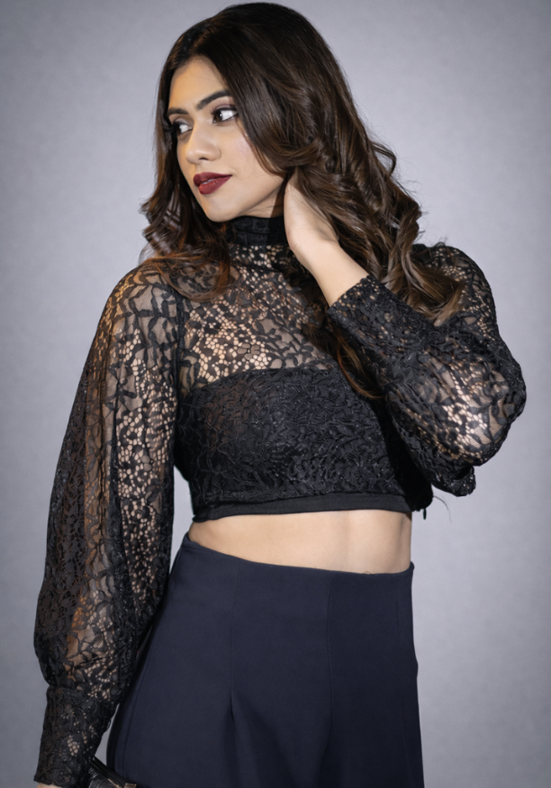 ROMINA BISHOP SLEEVE BLACK CROP TOP