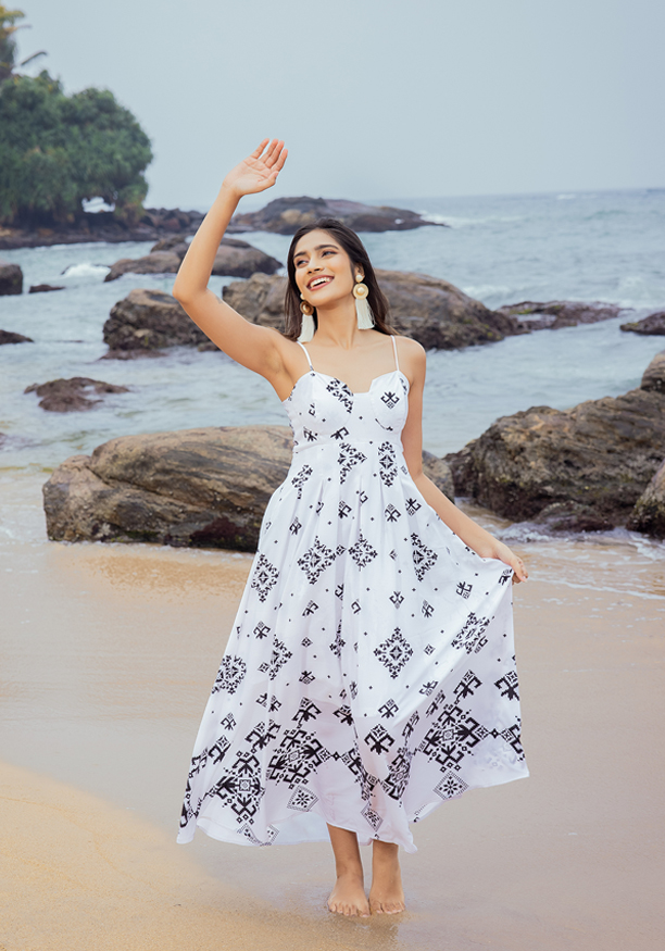 SARENDA WHITE DRESS Nilsonline