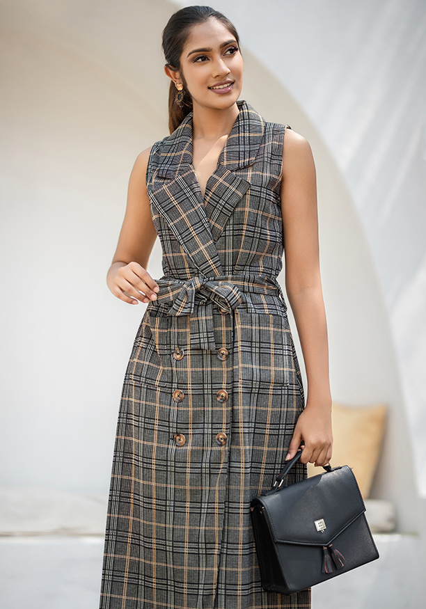 KATEY SLEEVELESS BLACK/WHITE DRESS 