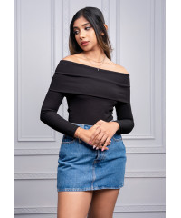 EVA OFF SHOULDER BLACK TEE