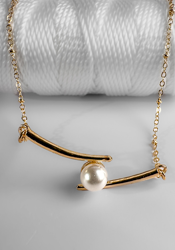 PEARL PENDANT NECKLACE