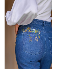 BACK EMBROIDERD MOM JEAN