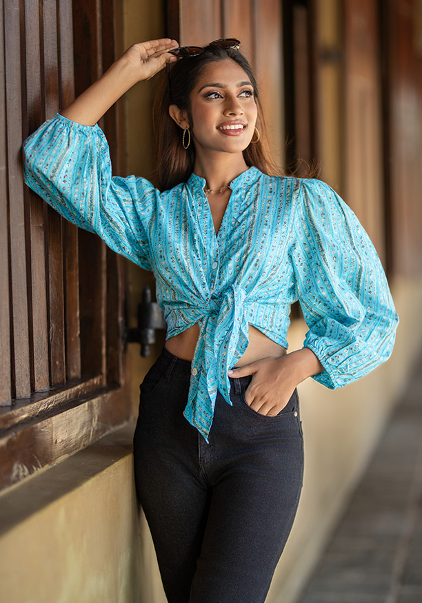 AURA LIGHT BLUE PRINTED BISHOP TOP 