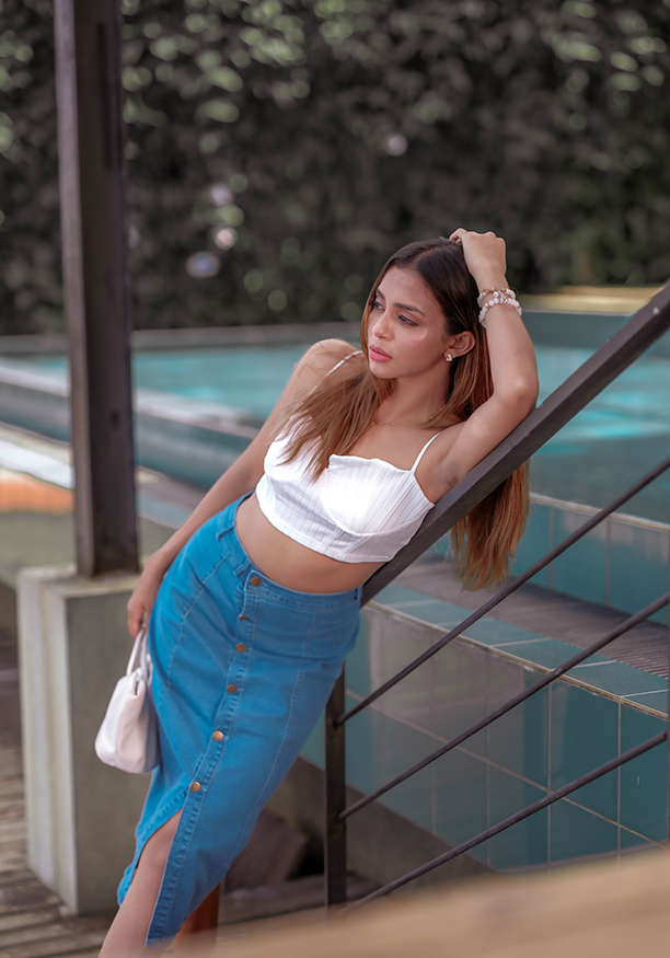 AMORI SIDE SLIT DENIM SKIRT Nilsonline